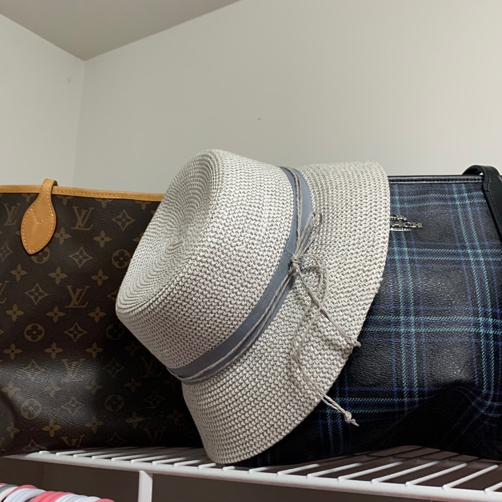 Bucket hat